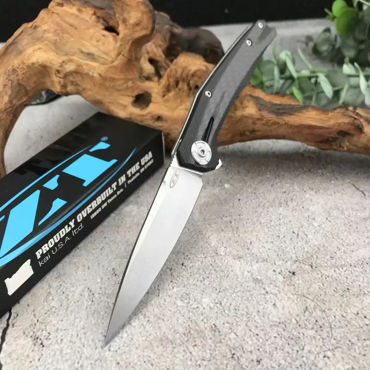American hand tool survival folding knife, lightweight carbon fiber handle, camping, fishing, outdoor exploration, men's gift,